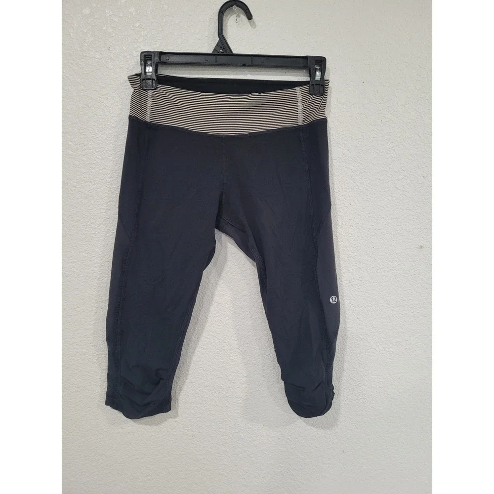 Lululemon‎ Black Striped Waist Capri Leggings Size 6 Cupped Ruched Ankle #P